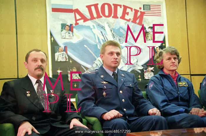 : First crew of spaceship Soyuz-TM-23, 1996 : First crew of spaceship Soyuz-TM-23, 1996