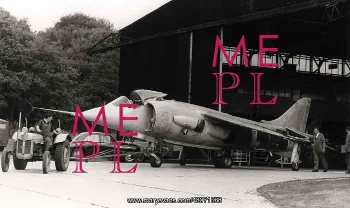 : One of first development batch of Hawker Siddeley P.1127RAF : One of first development batch of Hawker Siddeley P.1127RAF