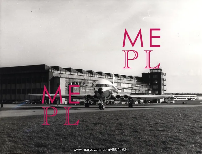 : The first de Havilland DH106 Comet 4 G-APDA of BOAC : The first de Havilland DH106 Comet 4 G-APDA of BOAC