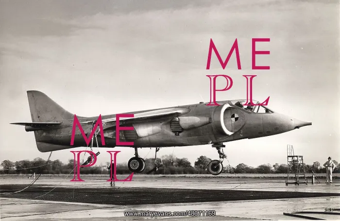 : The first Hawker P1127 XP831 during tethered hovering test : The first Hawker P1127 XP831 during tethered hovering test