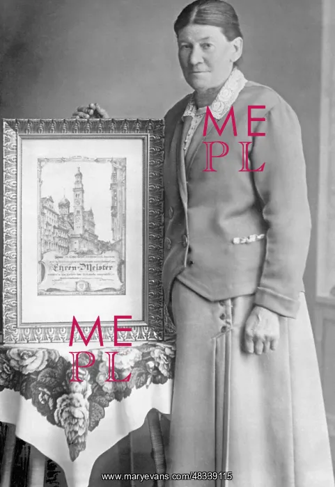 : The first honorary master craftswoman in carpentry, 1905 : The first honorary master craftswoman in carpentry, 1905