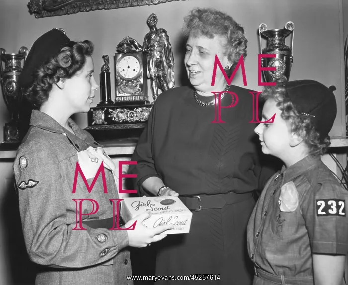 : First Lady Bess Truman purchases the first box : First Lady Bess Truman purchases the first box