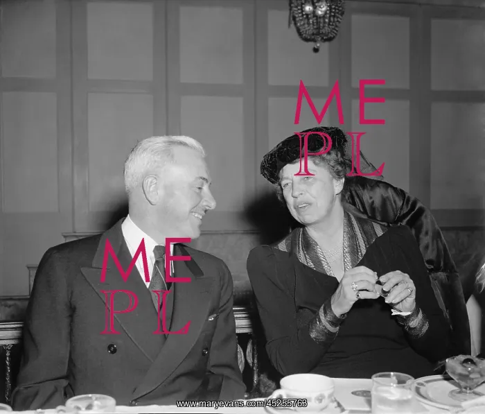 : First Lady Eleanor Roosevelt with Surgeon General : First Lady Eleanor Roosevelt with Surgeon General