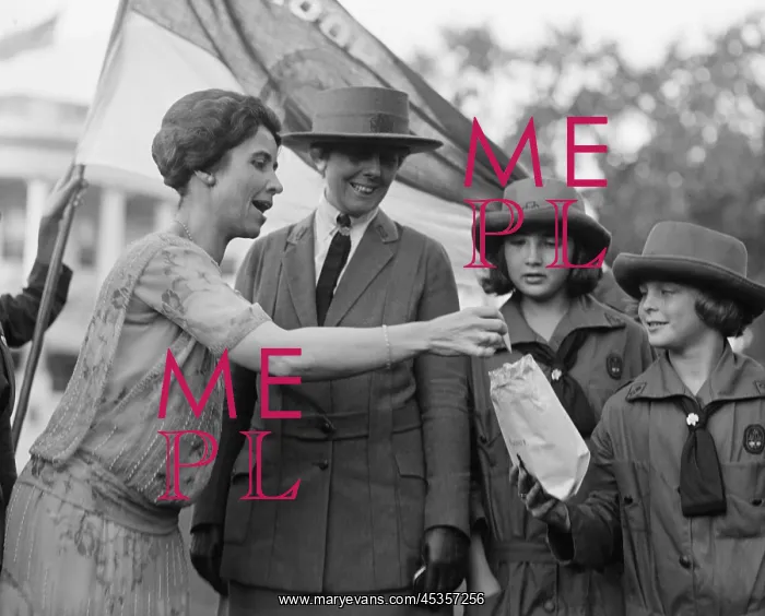 : First Lady Grace Coolidge enthusiastically samples : First Lady Grace Coolidge enthusiastically samples