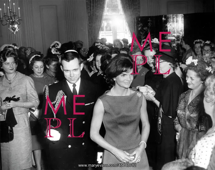 : First Lady Jacqueline Kennedy greets guests : First Lady Jacqueline Kennedy greets guests