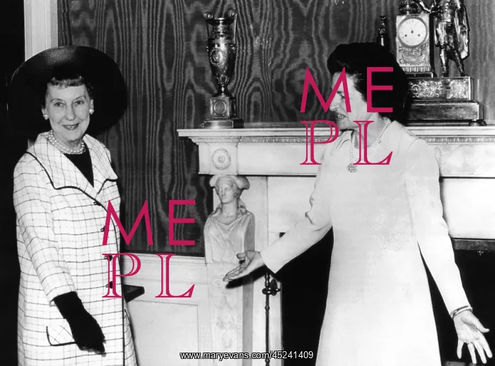 : Former First Lady Mamie Eisenhower is welcomed ? : Former First Lady Mamie Eisenhower is welcomed ?