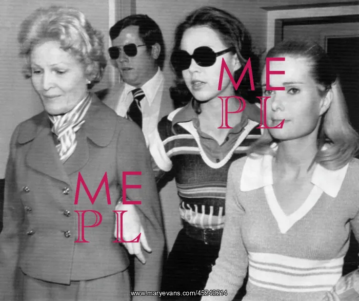 : Former First Lady Patricia Nixon and daughters ? : Former First Lady Patricia Nixon and daughters ?