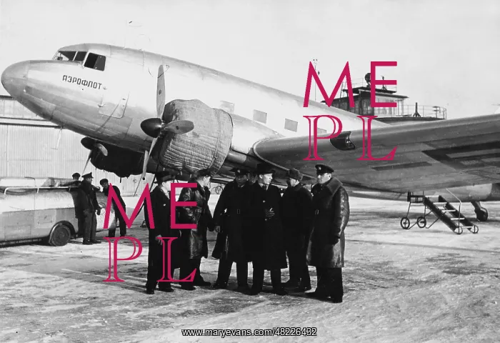 : First landing of a Soviet passenger aircraft at the Berl : First landing of a Soviet passenger aircraft at the Berl
