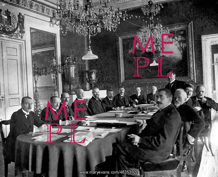 : First meeting of the Scheidemann cabinet in Schloss Weimar : First meeting of the Scheidemann cabinet in Schloss Weimar