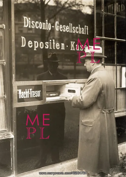 : First night depository in Berlin : First night depository in Berlin