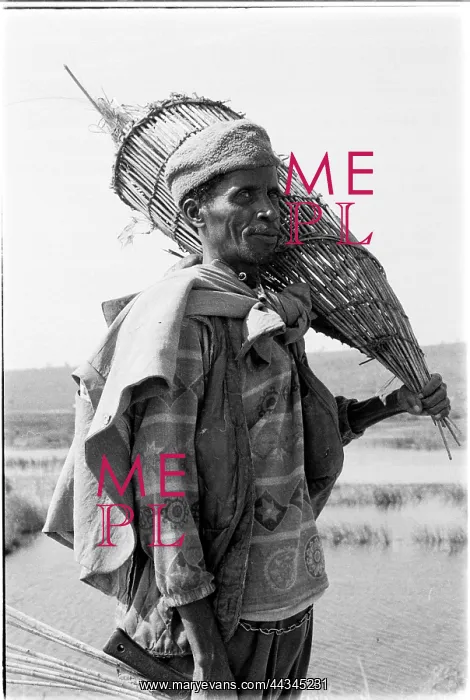 : Fisherman. Angola 2005 : Fisherman. Angola 2005