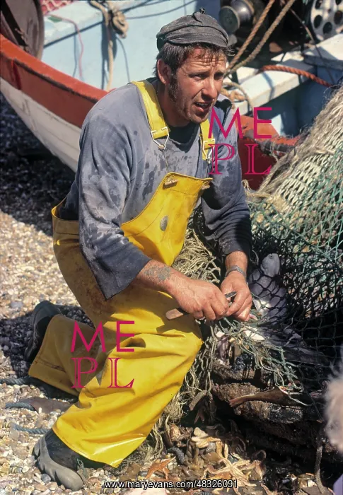 : Fisherman Opening Nets, Aldeburgh : Fisherman Opening Nets, Aldeburgh