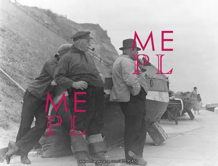 : FISHERMEN AT OVERSTRAND : FISHERMEN AT OVERSTRAND