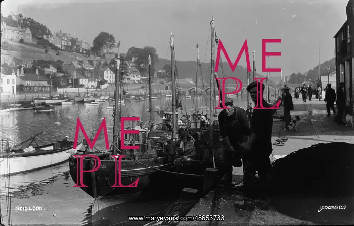 : Fishermen at Work in Looe : Fishermen at Work in Looe