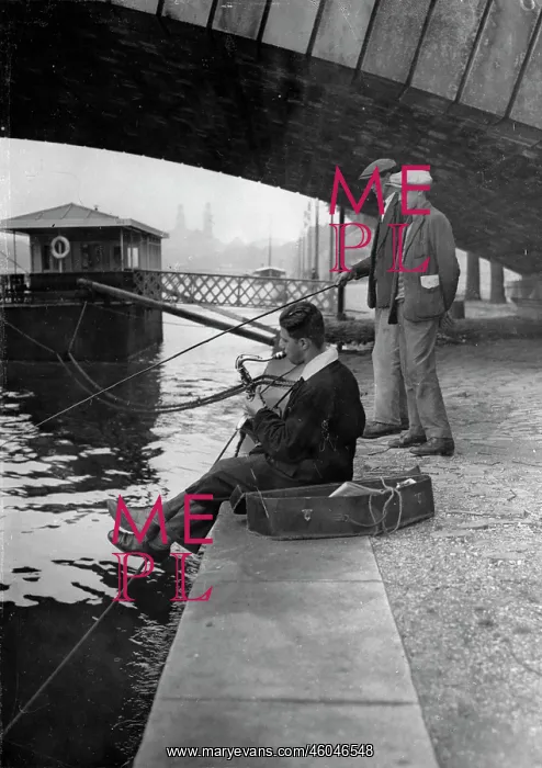  : Fishing to music