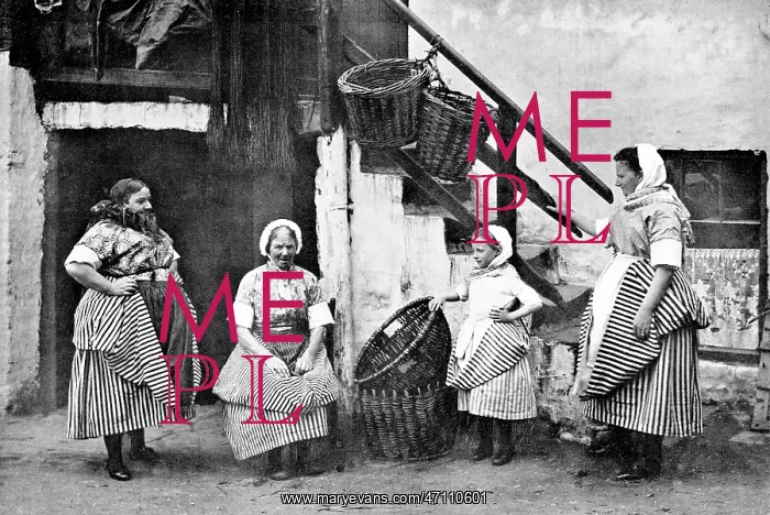 : Fishwives, Newhaven, Edinburgh early 1900's : Fishwives, Newhaven, Edinburgh early 1900's