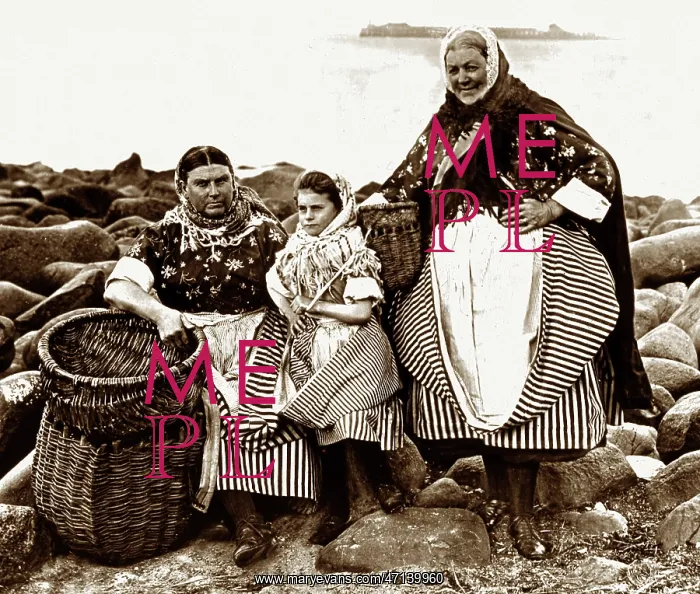  : Fishwives in Newhaven near Edinburgh, Victorian period