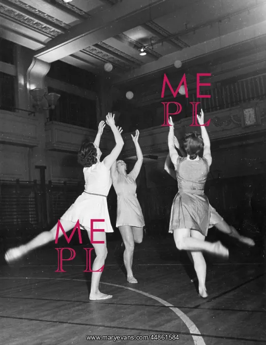 : KEEP FIT / THROWING BALL : KEEP FIT / THROWING BALL