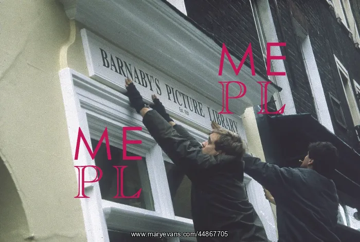 : FITTING SHOP SIGN : FITTING SHOP SIGN