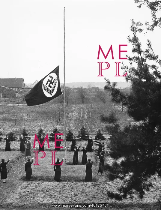 : Flag ceremony at the Women's Labor Service, 1939 : Flag ceremony at the Women's Labor Service, 1939
