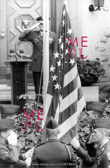 : Flag changing at the US town major's in Berlin : Flag changing at the US town major's in Berlin