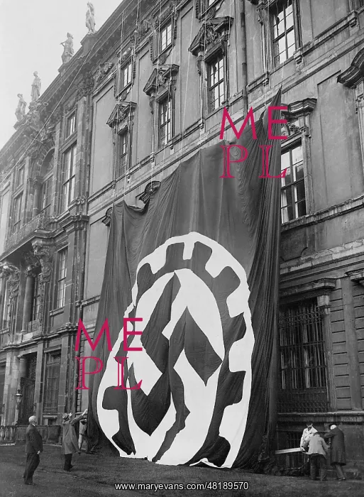 : Flag of the German Labor Front on the Berlin palace : Flag of the German Labor Front on the Berlin palace