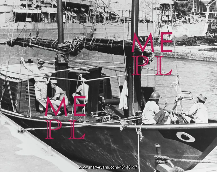 : A flagship Vietnamese Command Junk boat with : A flagship Vietnamese Command Junk boat with