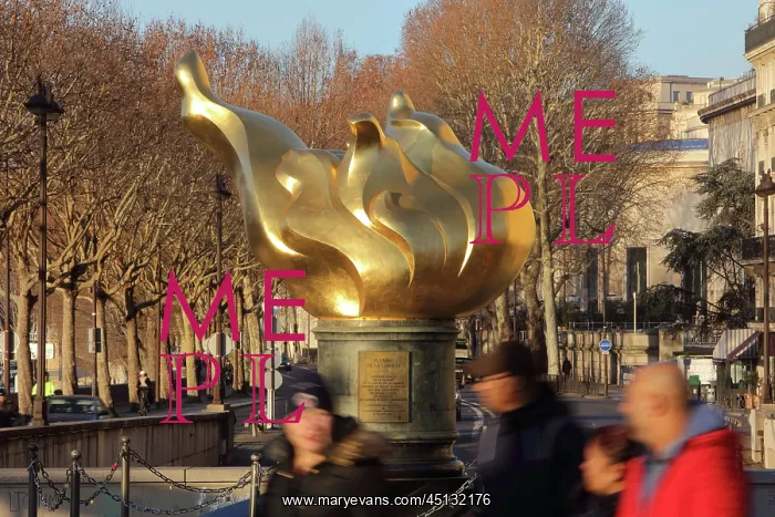 : Flame of Liberty, Princess Diana Memorial, Paris, France : Flame of Liberty, Princess Diana Memorial, Paris, France