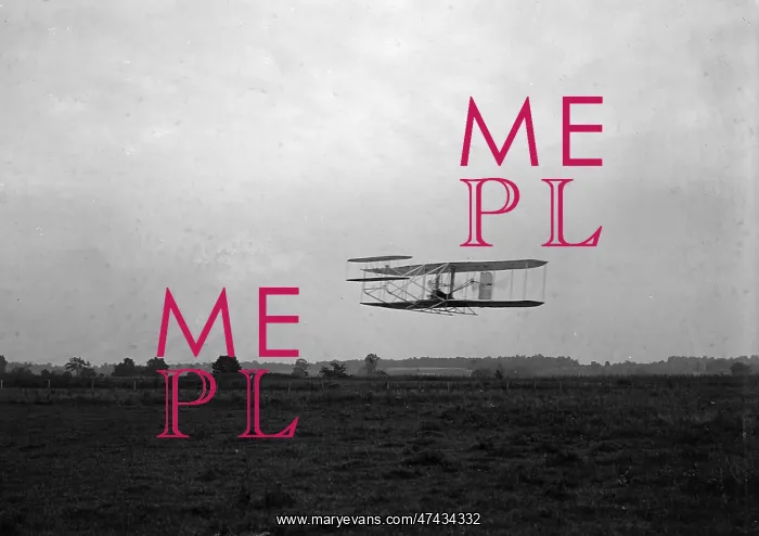  : Flight 23: front view of the machine in flight to the right