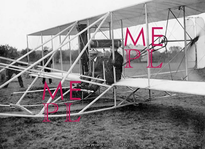 : Flight captain Engelhardt starts with a passenger, 1909 : Flight captain Engelhardt starts with a passenger, 1909