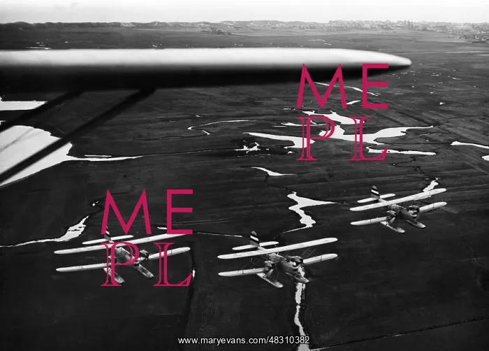 : A flight of two-engine multi seat combat aircraft, 1936 : A flight of two-engine multi seat combat aircraft, 1936