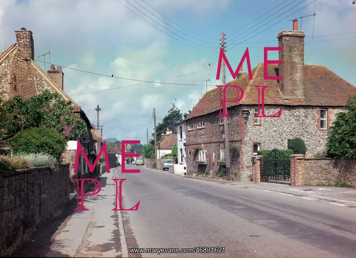 : Flint cottages, Beeding, South Downs : Flint cottages, Beeding, South Downs