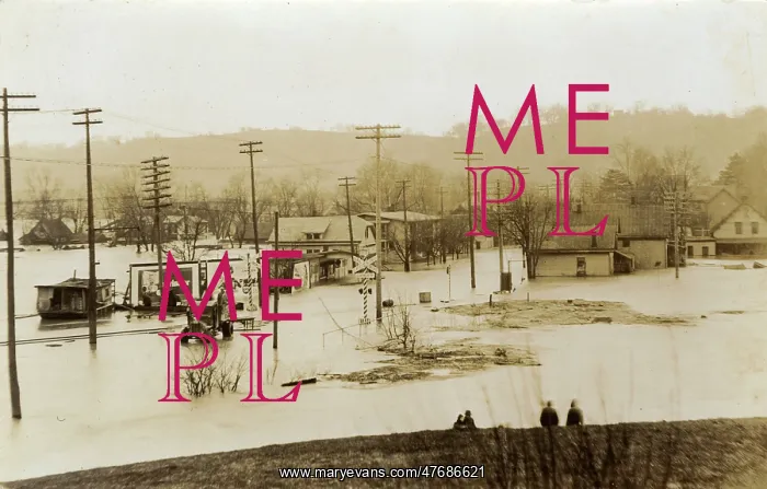 : Flooding in a small American town : Flooding in a small American town