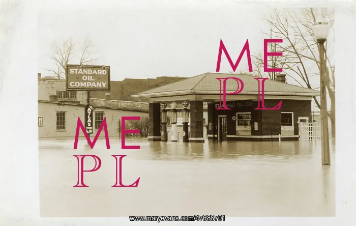 : Flooding in a small American town : Flooding in a small American town