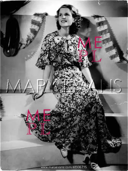 : FLORAL EVENING DRESS : FLORAL EVENING DRESS