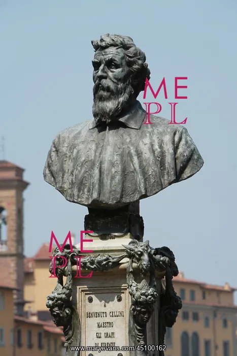 : Florence. Low angle view of bust of Benvenuto Cellini, 1901, by Raffaello Romanelli : Florence. Low angle view of bust of Benvenuto Cellini, 1901, by Raffaello Romanelli