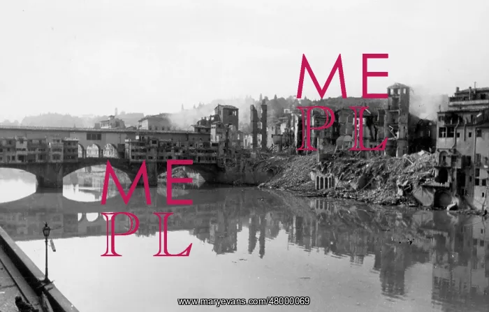 : Florence during the fighting, with Ponte Vecchio, WW2 : Florence during the fighting, with Ponte Vecchio, WW2