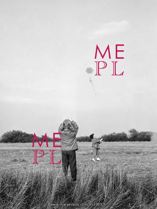  : Flying kite - children