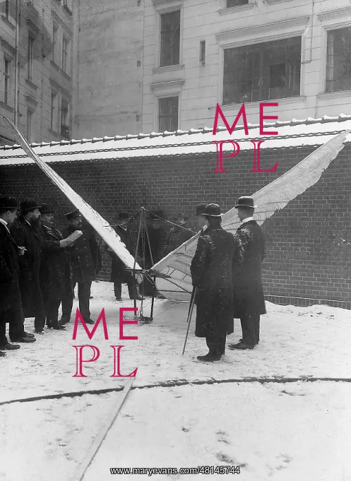 : Flying machine of Otto Lilienthal, 1909 : Flying machine of Otto Lilienthal, 1909