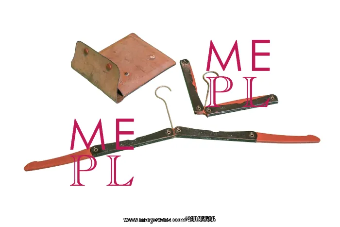 : Folding coat hangers with case : Folding coat hangers with case