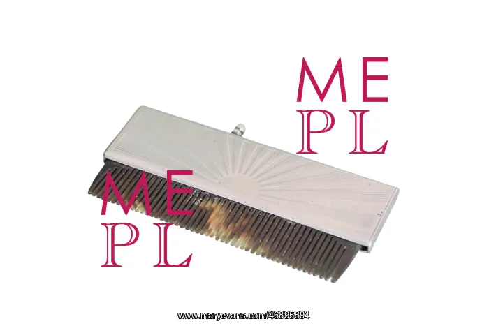 : Folding comb case with sunrise design : Folding comb case with sunrise design