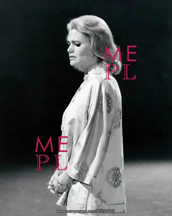 : Folk Singer Nancy Ames 1937 - : Folk Singer Nancy Ames 1937 -