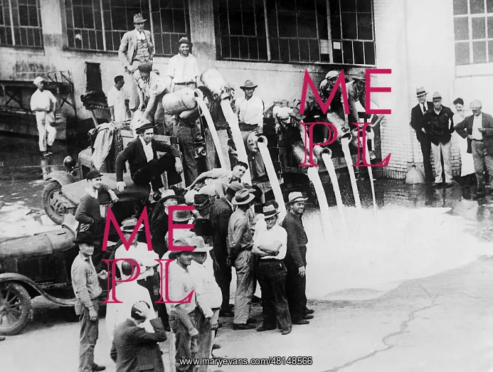 : Food destruction during the Great Depression, 1932 : Food destruction during the Great Depression, 1932