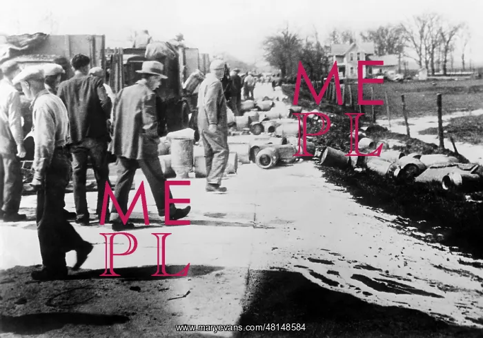 : Food destruction during the Great Depression, 1933 : Food destruction during the Great Depression, 1933