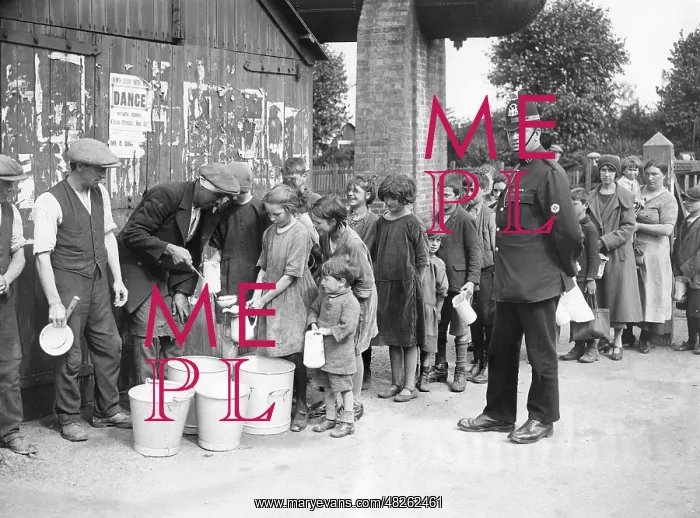 : Food distribution during the coal strikes in : Food distribution during the coal strikes in