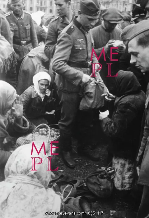 : Food distribution in Smolensk, 1942 : Food distribution in Smolensk, 1942