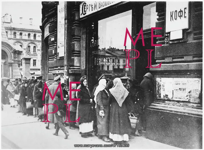 : FOOD QUEUE / TVERSKAYA ST : FOOD QUEUE / TVERSKAYA ST