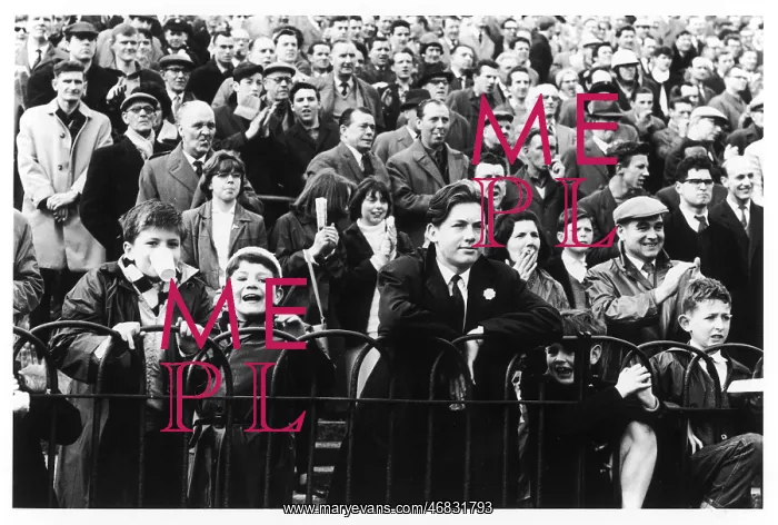 : FOOTBALL MATCH 1964 : FOOTBALL MATCH 1964