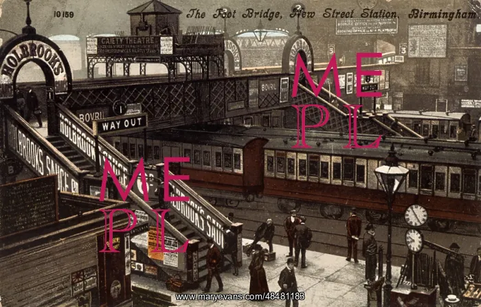 : Footbridge linking platforms at Birmingham railway : Footbridge linking platforms at Birmingham railway