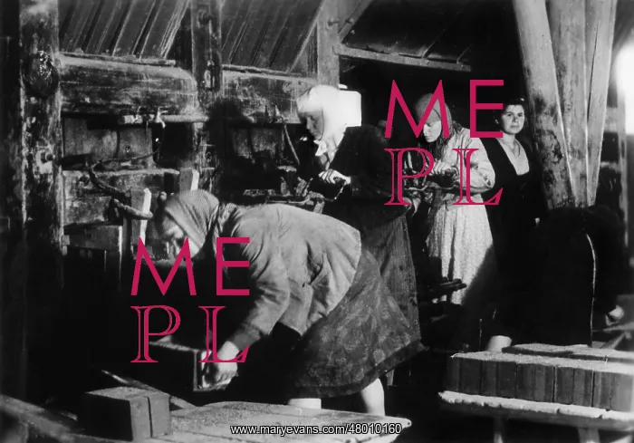 : Forced laborers in the brick production, 1942 : Forced laborers in the brick production, 1942